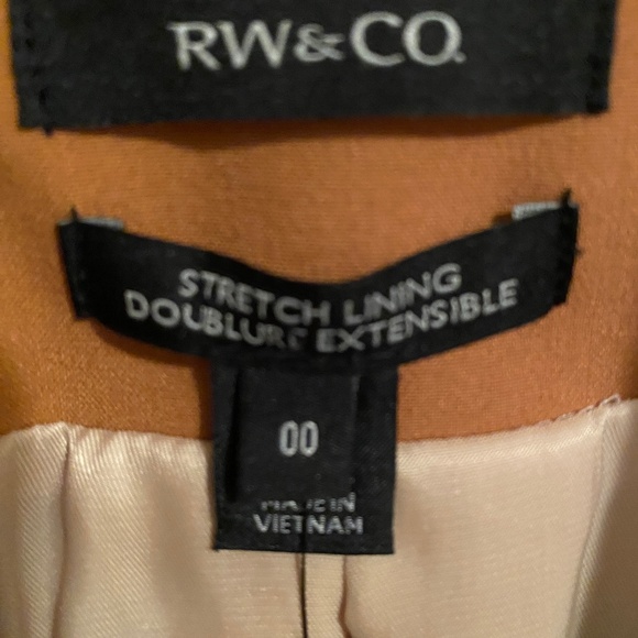 RW & CO. One-Button Fitted Blazer - Picture 7 of 7